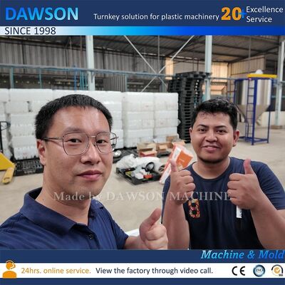 Rozmiar płyty formującej 660 milimetrów, siła zacisku 270 kiloniutonów, w pełni automatyczna maszyna do wytłaczania z rozdmuchem 20-litrowych plastikowych kanistrów