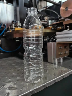 Przezroczysta butelka wody mineralnej PET Maszyna do rozdmuchiwania z tworzywa sztucznego 2L Maszyna do formowania z rozdmuchiwaniem